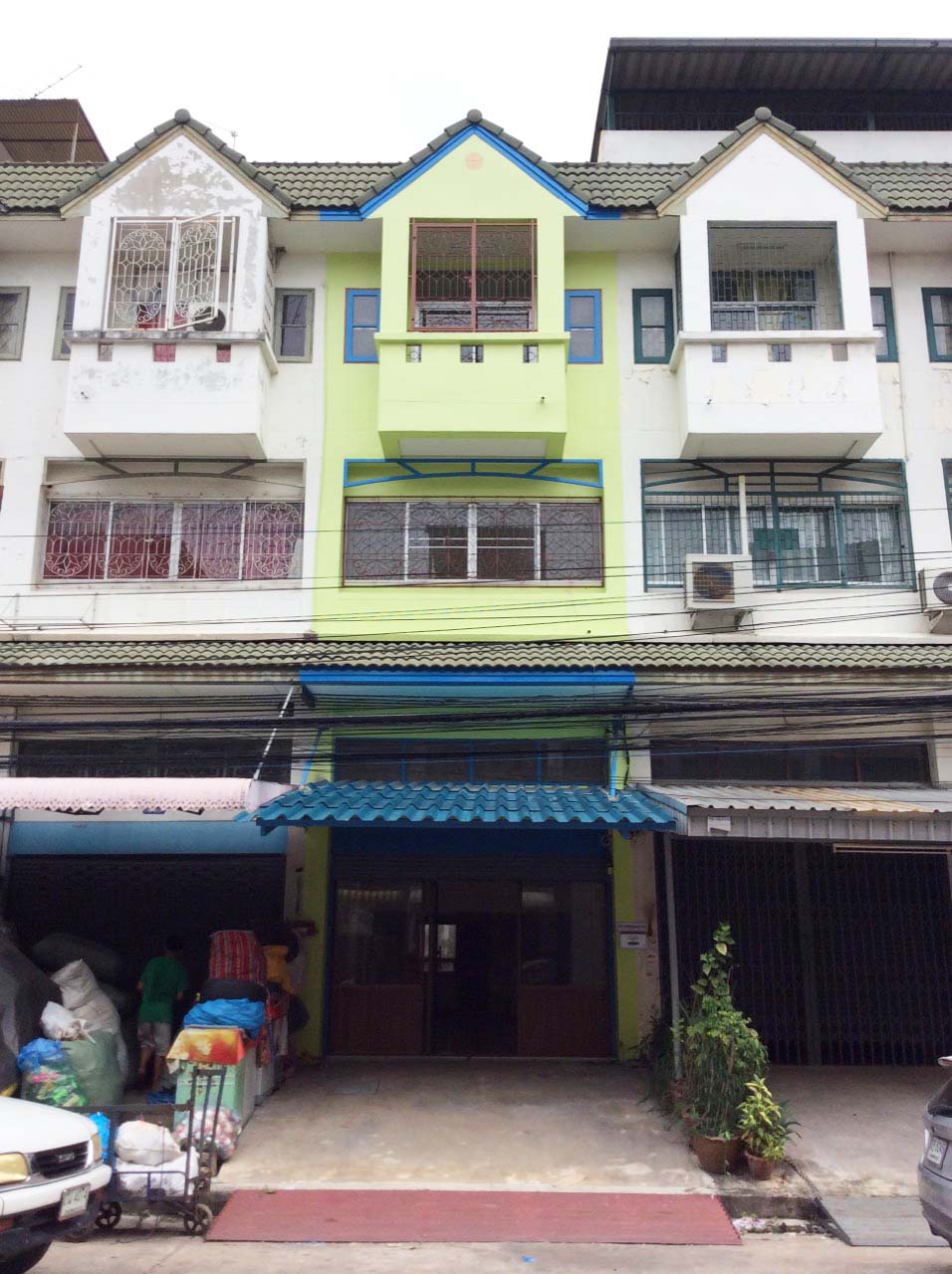 ตึก - ใหญ่ 23 ตร.ว. 0 งาน 0 Rai 2900000 thb BIG SURPRISE ราคาถูกสุดในย่านนี้