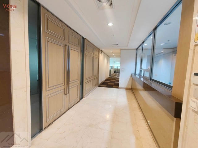 ให้เช่าสำนักงานอาคาร RS TOWER ขนาด 1,132.48 ตรม. ชั้น 13 ติด MRT ศูนย์วัฒนธรรม