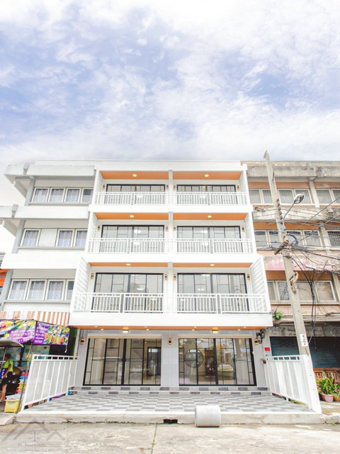 ขายอาคารพาณิชย์ 4 ชั้น 2 คูหา ทะลุถึงกัน ย่านแฮปปี้แลนด์ สาย1 บางกะปิ ทำเลธุรกิจ กว้างขวาง รีโนเวทจัดเต็ม ใกล้เดอะมอลล์บางกะปิ