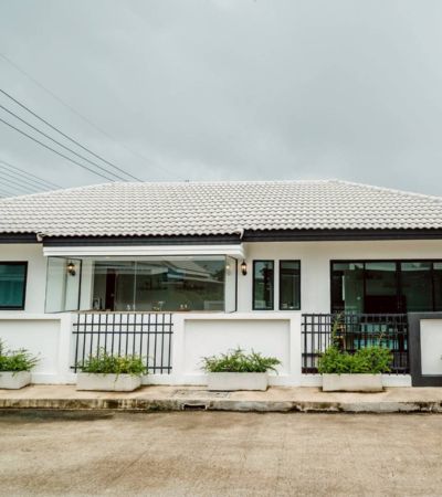 บ้านเดี่ยวมินิมอลทรงปั้นหยา, ป่าสัก ลำพูน, เข้าตัวเมืองเชียงใหม่ 30 นาที พร้อมอยู่ ราคาคุ้มมาก แต่งครบ