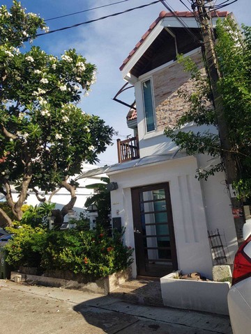 ขายทาวน์เฮ้าส์หลังมุม สินพัฒนาธานี 28.5 ตร.ว. 4 นอน ใจกลางเมืองจตุจักร ถ.เทศบาลสงเคราะห์ ใกล้ตลาดบองมาเช่