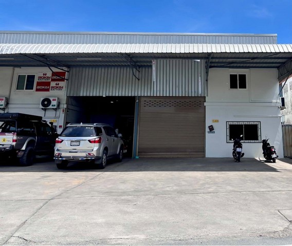 โกดังให้เช่า พุทธมณฑลสาย 4 ขนาด 240 ตารางเมตร อยู่ติดถนนในซอยวัดนครชื่นชุ่ม