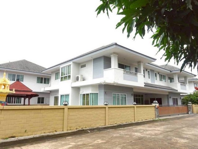 poovillaพานทอง ใกล้อมตะเฟส6-10 บ้านเดี่ยว 2 ชั้นหลังใหญ่มาก