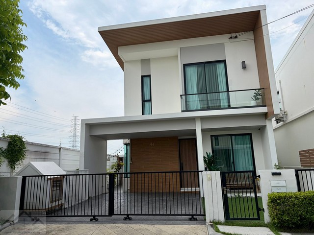 ให้เช่าแฝดสไตล์บ้านเดี่ยวหลังริม 2 ชั้น โครงการ Como Bianca บางนา กม.10 ใกล้เมกะบางนา