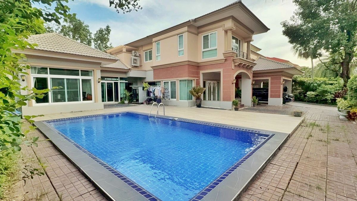 ลัดดารมย์ อิลิแกนซ์ ราชพฤกษ์ - รัตนาธิเบศร์ บ้านหลังมุม