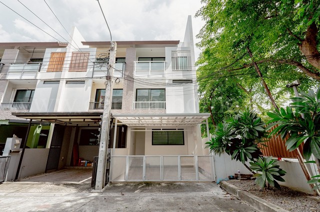 บ้านเช่า 3 นอน 2 น้ำ พร้อมห้องทำงาน ใกล้พรอมเมนาดา วารี และ Unity เพียง 16,000 บาท 2