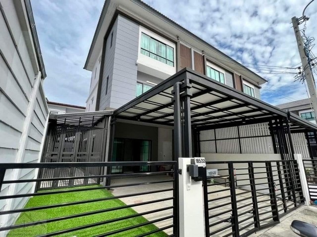 ให้เช่าทาวน์โฮม 3 ชั้นหลังมุม 165 ตรม. หมู่บ้าน เดอะ คอนเนค อัพ 3 ลาดพร้าว 126 ใกล้โรงพยาบาลลาดพร้าว , ทาวน์อินทาวน์