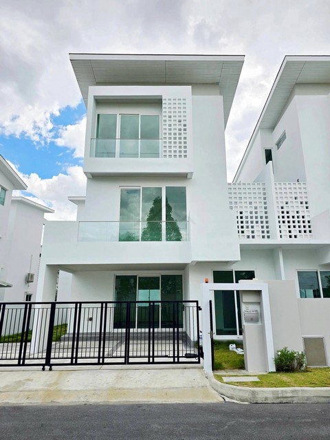 บ้าน - พื้นที่เท่ากับ 38 SQ.WA 12690000 THAI BAHT ราคาเดียวจัดให้หนักมาก กรุงเทพ