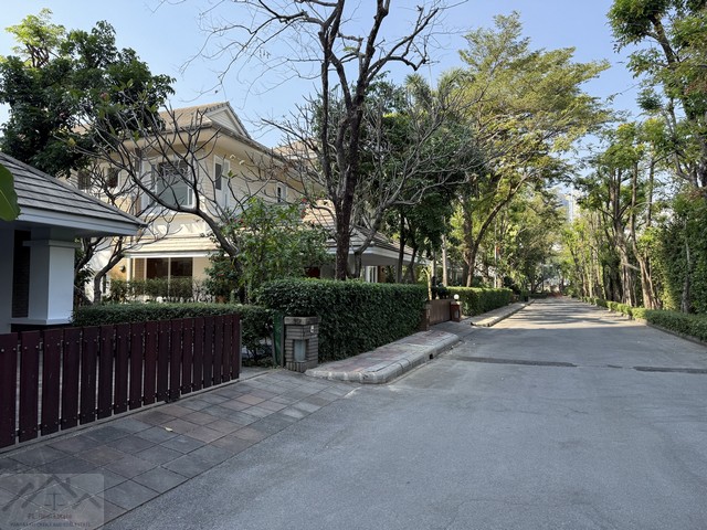 ให้เช่าบ้านเดี่ยว Pool Villa 2 ชั้น 400 ตร.ม. 4 ห้องนอน สุขุมวิท 36 การ์เด้น วิลเลจ บ้านเดี่ยวสุด Private ใกล้ BTS ทองหล่อ เพียง 300 เมตร