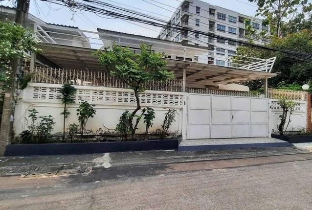 ให้เช่าบ้านเดี่ยว 2 ชั้น 77 ตรว. 3 ห้องนอน หมู่บ้านอยู่เจริญ542 ประชาราษฎร์บำเพ็ญ 24 ใกล้ สนง.เขตห้วยขวาง ใกล้ MRT ห้วยขวาง