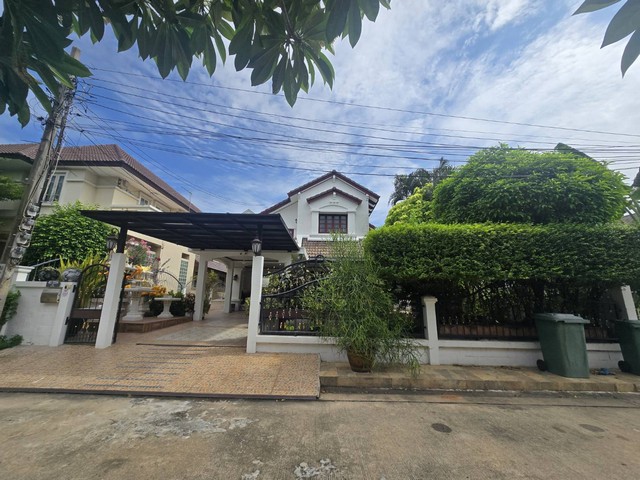 ขาย บ้าน สีวลี ติวานนท์ ปากเกร็ด ใกล้กับ วัดกู้ โรงเรียนพิชยศึกษา เมืองทอง 76 ตารางวา