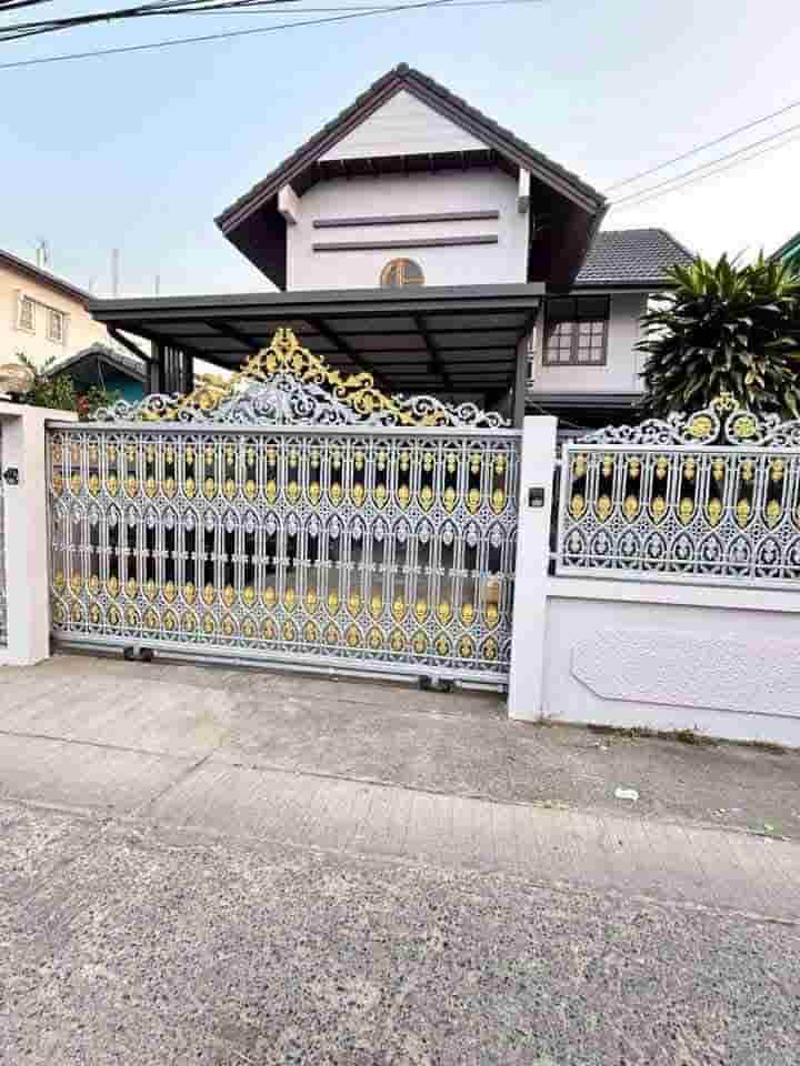 ถูกสุดในย่านนี้!! บ้านเดี่ยว 2 ชั้น รีโนเวทใหม่ทั้งหลัง ทำเลทอง ซ.เทพารักษ์ 70 ใกล้รถไฟฟ้า ห้าง ทางด่วนฯ