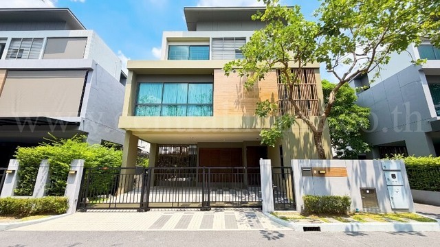 ลดราคา บ้านเดี่ยว 3 ชั้น หลังกลาง หน้าบ้านไม่ชนใคร Grand Bangkok Boulevard ราชพฤกษ์-พระราม 5
