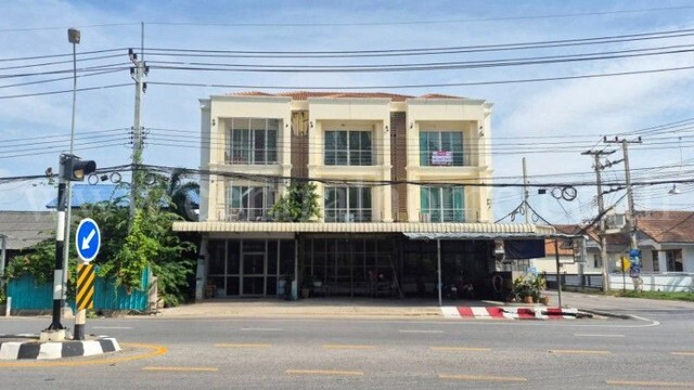 อาคารพาณิชย์ 3 ชั้น หมู่บ้าน ณัฏฐรียา เขาบันไดอิฐ เพชรบุรี