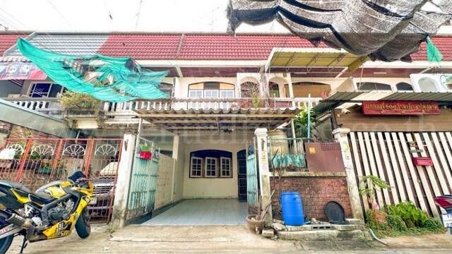 ทาวน์เฮ้าส์ 2 ชั้น สุขสบายวิลล่า ซอยลาดพร้าว87 ใกล้ทางด่วนเอกมัย-รามอินทรา ราคาถูกมาก