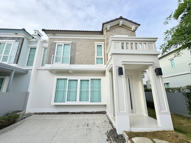 BH4135 ให้เช่าบ้านแฝด Anya บางนา-รามคำแหง 2 ใกล้ Mega Bangna บ้านสวยพร้อมอยู่ เลี้ยงสัตว์ได้