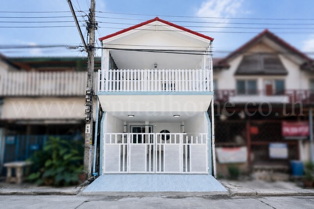 ทาวน์เฮ้าส์ นครทอง ปาร์ควิว รีโนเวทใหม่ทั้งหลัง บ้านสวย ราคาถูก