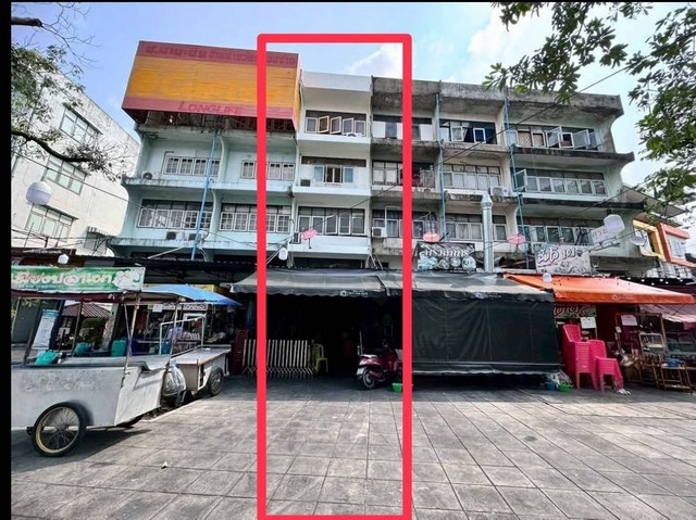 ขาย #อาคารพาณิชย์ 4 ชั้นครึ่ง 1 คูหา ทำเลทอง ซ. เอกมัย 30 ใจกลางเมือง #ใกล้BTSเอกมัย เหมาะทำโฮมออฟฟิศ