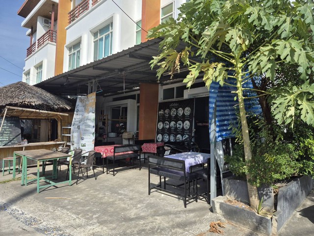 ขายอาคารพาณิชย์ 3 ชั้น ตำบลราไวย์ เมืองภูเก็ต ถนนราไวย์