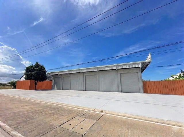 ให้เข่าโกดังบางแสนชลบุรี โกดังบางแสน 350 ตารางเมตร รวมพื้นที่ใช้สอยทั้งหมด 770 ตารางเมตร