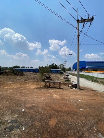 ขายที่ดินบ่อทองชลบุรี ขายที่ดิน 8-2-50.4 ไร่ สีที่ดินสีเหลือง เหมาะสำหรับสร้างโรงงาน โกดัง หอพัก อพาร์ทเม้นท์