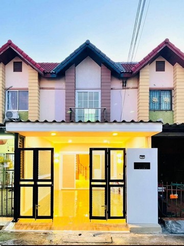 บ้านรีโนเวทสวยนาป่าราคาถูก ใกล้นิคมอมตะนครเฟส 3 4 5 ม.แฟมิลี่แลนด์นาป่า พื้นที่ 18 ตรว 2 ห้องนอน 2ห้องน้ำ 1 ห้องครัว