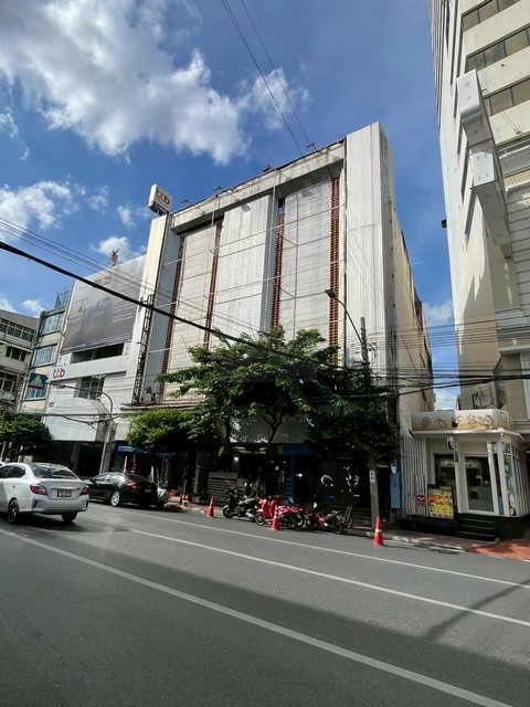 T26-161 ให้เช่า อาคารพาณิชย์ - 500000 บาทต่อเดือน 53 ตร.วา ชั้นทั้งหมด 5 ชั้น