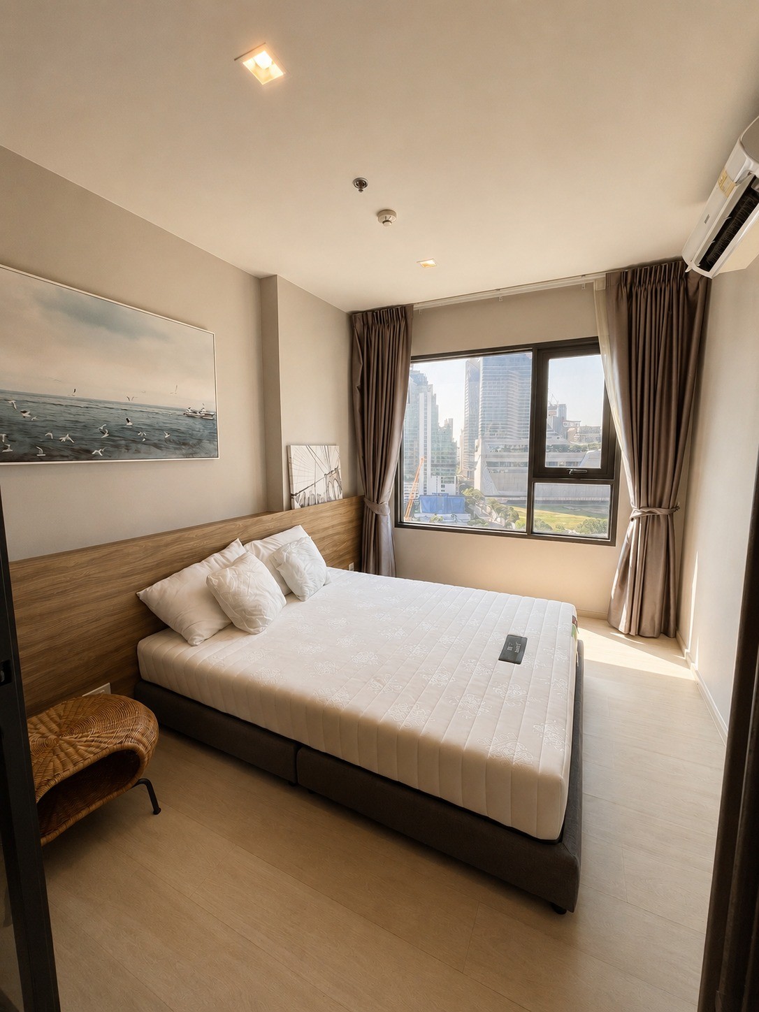 Life One Wireless Private peaceful 19th floor BTS PloenChit