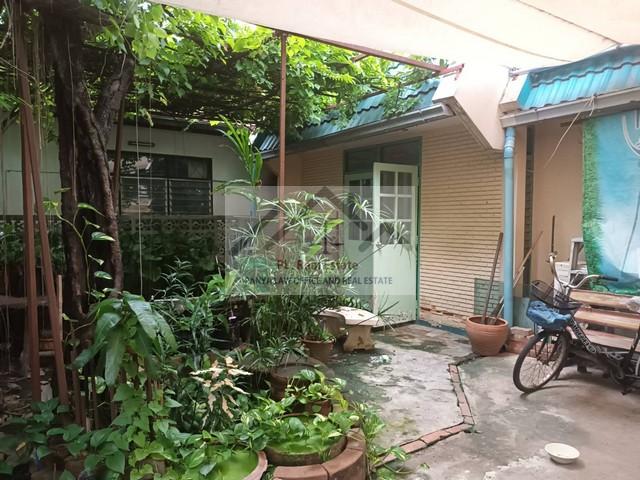 ขายที่ดิน 74 ตร.ว. แปลงมุม พร้อมสิ่งปลูกสร้าง ย่านเสรีไทย 81 ใกล้สวนสยาม