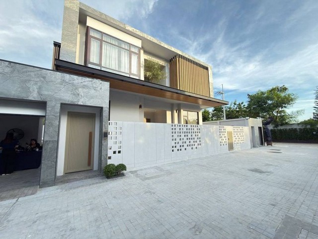 ขายบ้านพลูวิลล่าพัทยา สไตล์ Modern Luxury ตกแต่งครบ พร้อมเข้าอยู่ FP-H02132