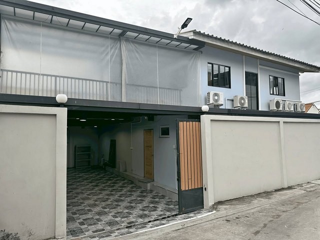 P721 ให้เช่าบ้านเดี่ยว 2 ชั้น ซอยสุขุมวิท 56 พร้อมเข้าอยู่ ทำเลสุขุมวิท ใกล้ BTS อ่อนนุช บางจาก และทางด่วน