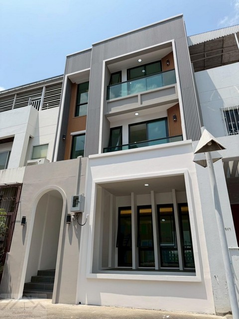 T26-491 ขาย ทาวน์เฮ้าส์ - 12900000 บาท กรุงเทพ