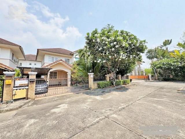บ้านเดี่ยว 4 ห้องนอน บนที่ดิน 76 ตร.ว. พื้นที่ใช้สอยกว่า 251 ตร.ม. ทำเลหางดง–สันป่าตอง พร้อมของแถมครบ ในราคาเพียง 4.89 ล้านบาท