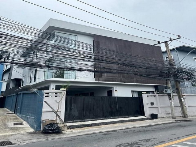 ให้เช่าบ้านเดี่ยว 3ชั้น ย่าน สุทธิสารวินิจฉัย ห้วยขวาง ซอย 20 มิถุนา ใกล้ MRTสุทธิสาร/ห้วยขวาง