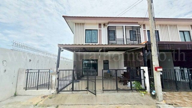 ทาวน์โฮม กานดา เพลส วงแหวน - ลำลูกกา คลอง 6 หลังริม สนามบินดอนเมือง