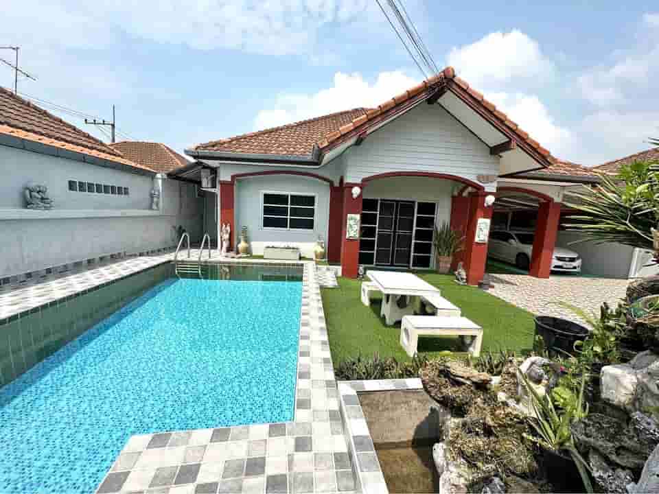 SPECIAL RENTAL OFFER!! Fully Furnished Single-Storey Pool Villa in a Prime Location, Bang Lamung, Chonburi