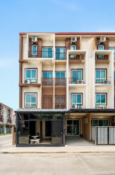 ใกล้โรบินสัน ลาดกระบัง 300 ม.ทำเลอ่อนนุช-ลาดกระบัง 3 นอน โฮมออฟฟิศหัวมุม ติดถนนเมน