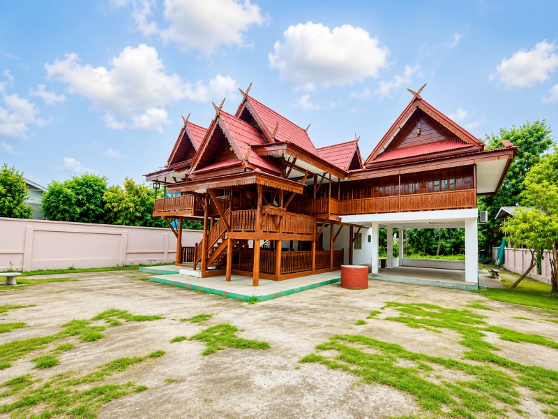 เชียงใหม่ ดอยสะเก็ด บ้านทรงไทยล้านนา 3 นอน 3 น้ำ ใกล้ รร.บ้านป่าขุย 700 ม.บรรยากาศรีสอร์ตส่วนตัว ใกล้เทศบาลตำบลสันปูเลย 900 ม.