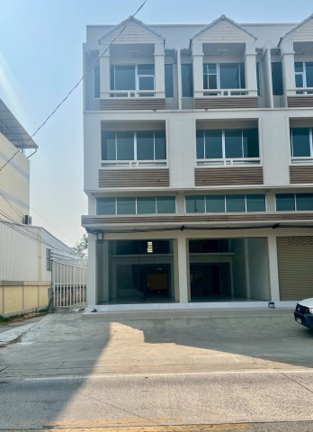 BH4208 ให้เช่าอาคารพาณิชย์พร้อมโกดัง รีโนเวทใหม่ พระราม 2 – บางขุนเทียน ใกล้ถนนกาญจนาภิเษกเพียง 200 เมตร
