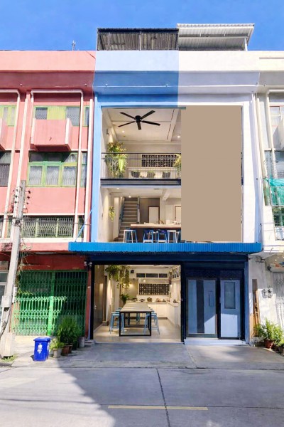 ใกล้ BTS เสนา 380 ม.ใกล้ BTS เสนา 380 ม.เมเจอร์ รัชโยธิน 705 ม. อาคารพาณิชย์ 4 ชั้น AIRBNB