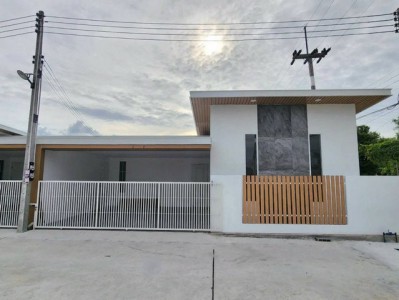 ขายบ้านพนัสนิคมชลบุรี ขายบ้านเดี่ยวใกล้โรงพยาบาลพนัสนิคม 3 ห้องนอน 2 ห้องน้ำ เนื้อที่ 38 ตารางวา