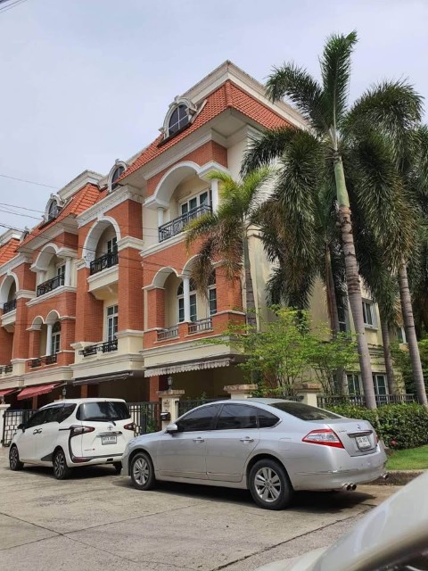 ให้เช่าบ้าน Casa City ลาดพร้าว 3 ชั้น 3 นอดน 4 น้ำ แอร์เฟอร์ครบ เช่า35000บาท/เดือน ถนนเลียบด่วนเอกมัย–รามอินทรา ซอยโยธินพัฒนา 3