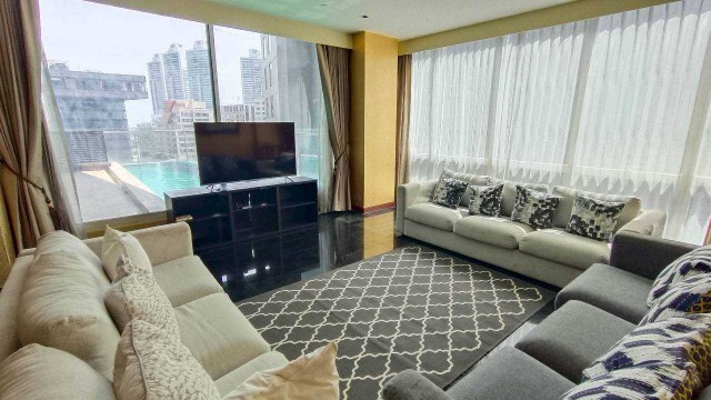 ให้เช่าคอนโดระดับ Super Luxury — Le Raffine Sukhumvit