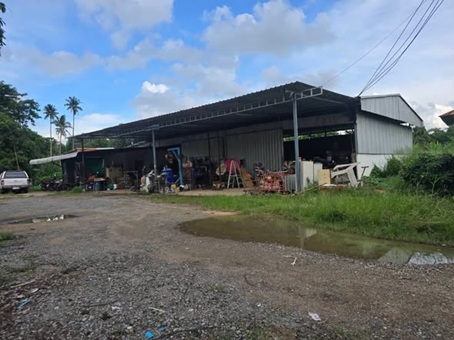 ขายโรงกลึงพร้อมเครื่องจักรบนเนื้อที่ 2 ไร่ (มีใบอนุญาตประกอบกิจการโรงกลึง) ที่ดินพร้อมสิ่งปลูกสร้าง พื้นที่สีเหลือง
