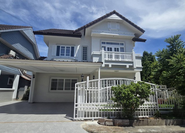 2386 ขาย บ้าน พาร์คเวย์ ชาเล่ต์ รามคำแหง 7500000 บาท ใกล้กับ ใกล้ Big C กรุงเทพ มีนบุรี ชั้นทั้งหมด 2 ชั้น