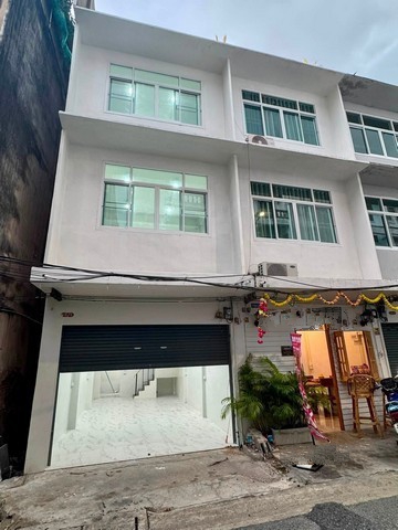 ให้เช่าทาวโฮม 4ชั้น ใกล้ BTS เซนต์หลุยส์,โรงเรียนอัสสัมชัญแผนกประถม โรงเรียนกรุงเทพคริสเตียนหลังมุม เลี้ยงสัตว์ได้ ซอยสาทร 11