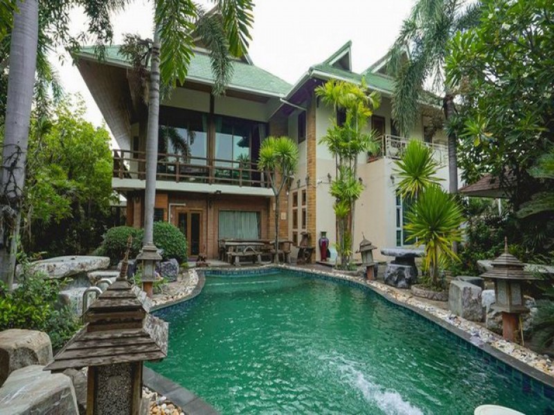 คฤหาสน์หรูศรีราชา ติดถนนใหญ่ 3 ไร่กว่า พร้อมสระว่ายน้ำ สไตล์รีสอร์ท TP-H2373