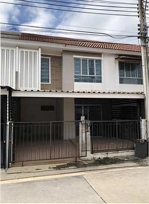 เดอะคริสตัล เอกมัย-รามอินทรา 900 ม. 28 ตร.ว.224 ตร.ม. ใกล้วัดลาดปลาเค้า 700 ม. ทาวน์โฮม 2 ชั้น หลังมุม 3นอน 2 น้ำ รีโนเวทใหม่ พร้อมเฟอร์ฯ 2