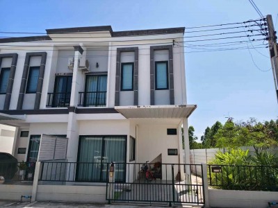 ให้เช่าทาวน์โฮมหลังริม หมู่บ้านแสนรัก 10 ทำเลดี บรรยากาศเป็นส่วนตัว พื้นที่ด้านข้างกว้าง พร้อมต่อเติมเพิ่มให้ ใกล้นิคมเฟส 8,9,10