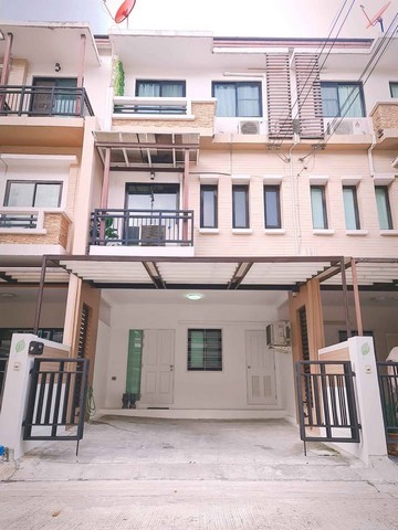 ให้เช่าทาวโฮม 3ชั้น ใกล้สถานีรถไฟฟ้า แอร์พอร์ตลิงค์ หัวหมากเพียง 1.5 กิโลเมตร หมู่บ้านโทม์โฮม พระราม 9 ย่านหัวหมาก บางกะปิ